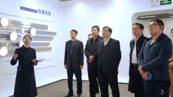 湖南省政协副主席、省工商联主席张健一行到聚鑫汇宁乡产业基地考察