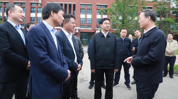 科技立企 | 贵州省政协主席赵永清寄语聚鑫汇：坚定科技创新，助力企业做大做强