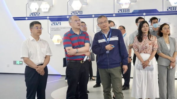 国家发展改革委外资司司长郑持平一行莅临聚鑫汇钦州产业基地调研