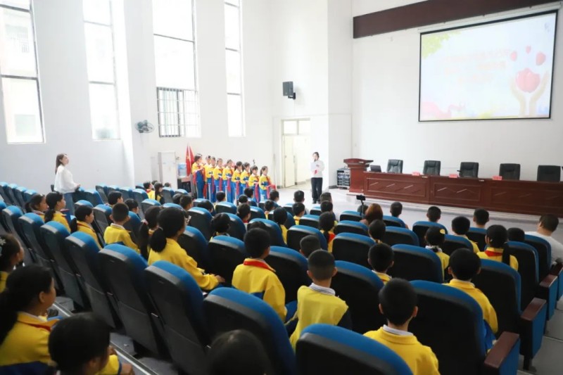 春晖心行·微爱传递|聚鑫汇铜仁、开阳产业基地开展爱心助学活动