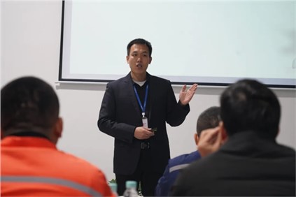 聚鑫汇明星讲师丨杨晓峰：用军人与生俱来的正能量 助推聚鑫汇追梦的脚步