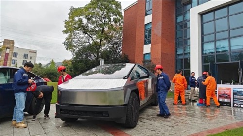 见证科技 共赴未来 | 特斯拉“赛博”巡展驶入聚鑫汇产业基地